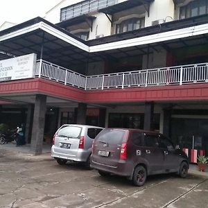 Hotel Transit Makassar Exterior photo