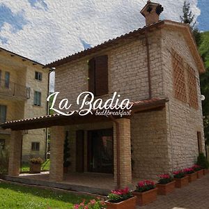 Bed&Breakfast La Badia Bed & Breakfast Cantiano Exterior photo