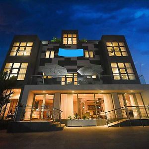 The Palms By Eagles Accra Hotel Exterior photo