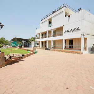 Sea Land Kihim Hotel Alibag Exterior photo