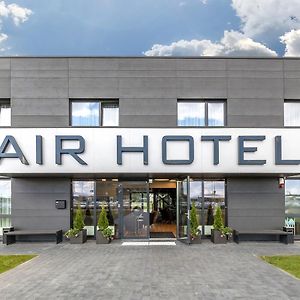 Air Hotel Karmelava Exterior photo