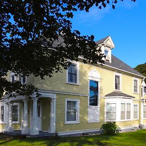 Le Griffon Bed & Breakfast Shediac Exterior photo