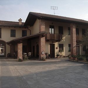 Al Calar Della Sera Bed & Breakfast Sommariva del Bosco Exterior photo