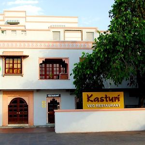 Hotel Kishan Kunj Tirath Exterior photo