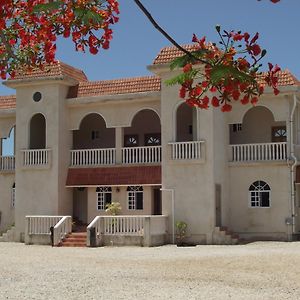 Serenity Sands Bed & Breakfast Corozal Exterior photo