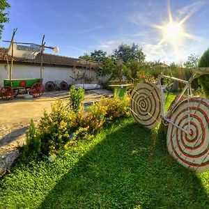 Levana Guest House Bulgarevo Exterior photo