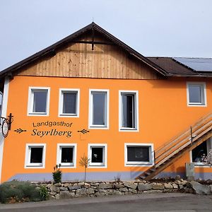 Landgasthof Seyrlberg Hotel Reichenau im Muhlkreis Exterior photo