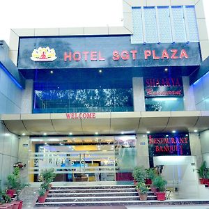 Hotel Sgt Plaza Varanasi Exterior photo