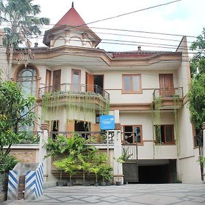 Graha Sekar Arum Syariah Hotel Surabaya Exterior photo