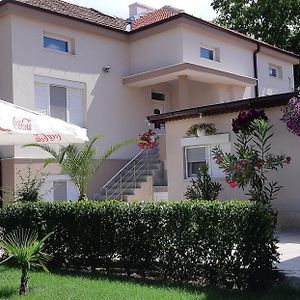 Villa Ros Guest House Svilengrad Exterior photo