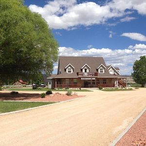 Bullberry Inn Bed & Breakfast Tropic Exterior photo