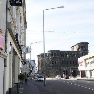 Hotel Porta Nigra Trier Exterior photo