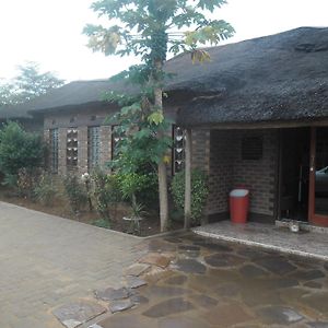 Isabel Guest Suites & Tours Palapye Exterior photo