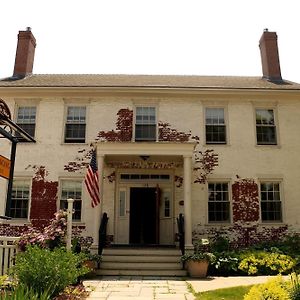 Butler House Bed & Breakfast Stowe Exterior photo