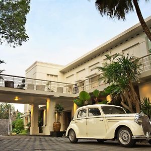 The Shalimar Boutique Hotel Malang Exterior photo