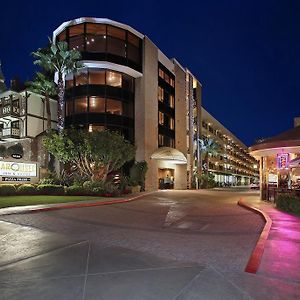 Carousel Inn And Suites Anaheim Exterior photo