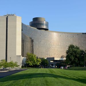 Edward Hotel & Convention Center Detroit Exterior photo