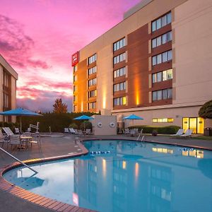 Red Lion Hotel & Conference Center - Seattle/Renton Exterior photo