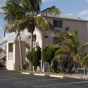 Tahitian Inn Fort Myers Beach Exterior photo