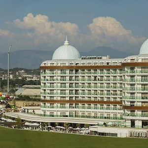 Dream World Aqua Hotel Side Exterior photo