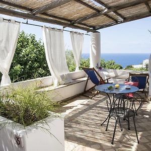 Il Gelso Vacanze Bed & Breakfast Malfa  Exterior photo