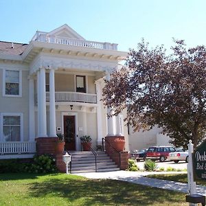 The Decker House Hotel Mason City Exterior photo