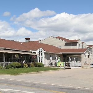 Auberge Du Draveur Hotel Maniwaki Exterior photo