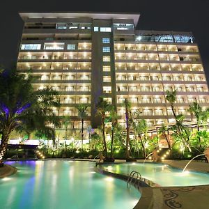 Ijen Suites Resort & Convention Malang Exterior photo