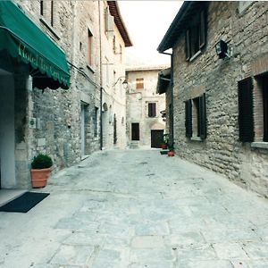 Hotel Tre Ceri Gubbio Exterior photo