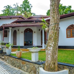 Villa Kumana - Unawatuna Galle Exterior photo