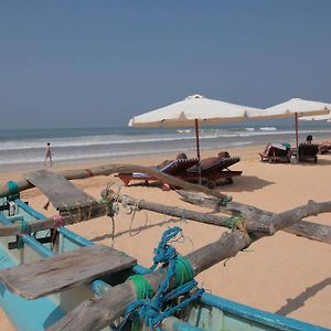 Wunderbar Beach Hotel Bentota Exterior photo