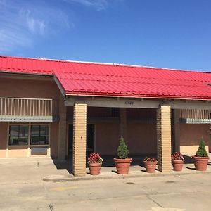 Travelodge By Wyndham Tulsa Exterior photo