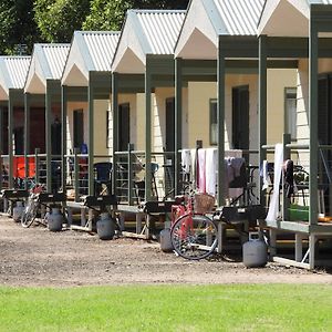 Victoria Lake Holiday Park Hotel Shepparton Exterior photo