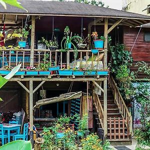 Wood House Hostel La Fortuna Exterior photo