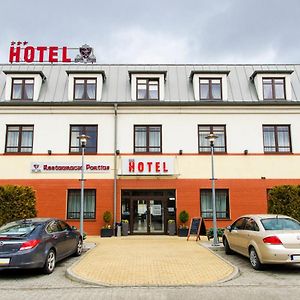 Portius Hotel Krosno Exterior photo