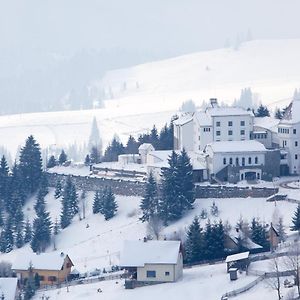 Hotel Castel Dracula Piatra Fantanele Exterior photo