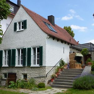 Bed And Breakfast Unter Den Linden Noerdlingen Exterior photo