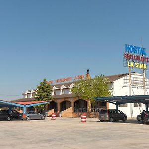 Hotel-Restaurante La Sima Castillo de Garcimunoz Exterior photo