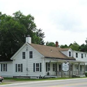 The Riverside Inn Stowe Exterior photo