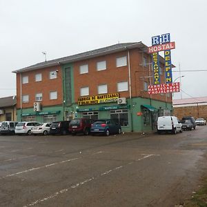 Hostal Residencia Delfin Hotel Astorga Exterior photo