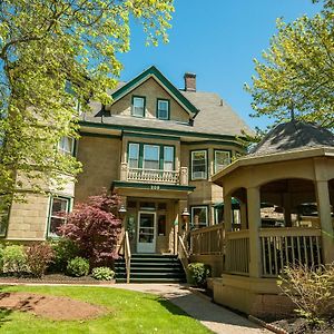 Dundee Arms Inn Charlottetown Exterior photo