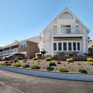 Cape Cod Harbor House Inn Hyannis Exterior photo