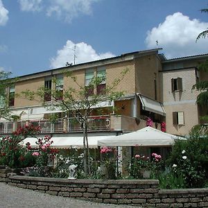 Oasi Di Pace Hotel Sutri Exterior photo