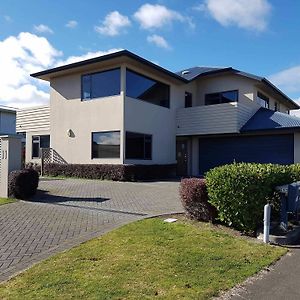 View From Fletcher Villa Taupo Exterior photo