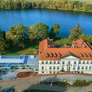 Seeschloss Schorssow Hotel Exterior photo