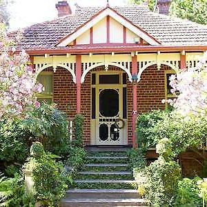 Fawkes House Hotel Carmel Exterior photo