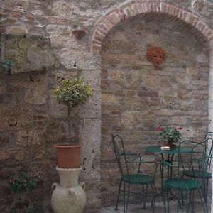 Piccola Corte Bed & Breakfast Ascoli Piceno Exterior photo