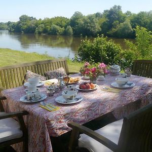 Le Manoir De La Riviere Bed & Breakfast Saint-Seurin-de-Prats Exterior photo