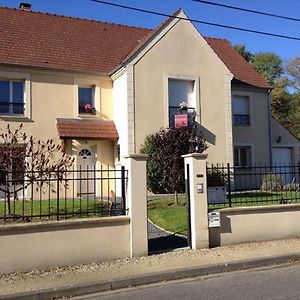 Au Petit Nid De Valaine Bed & Breakfast Maisse Exterior photo