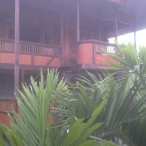 Sunset Guest House & Bar Bunaken Exterior photo